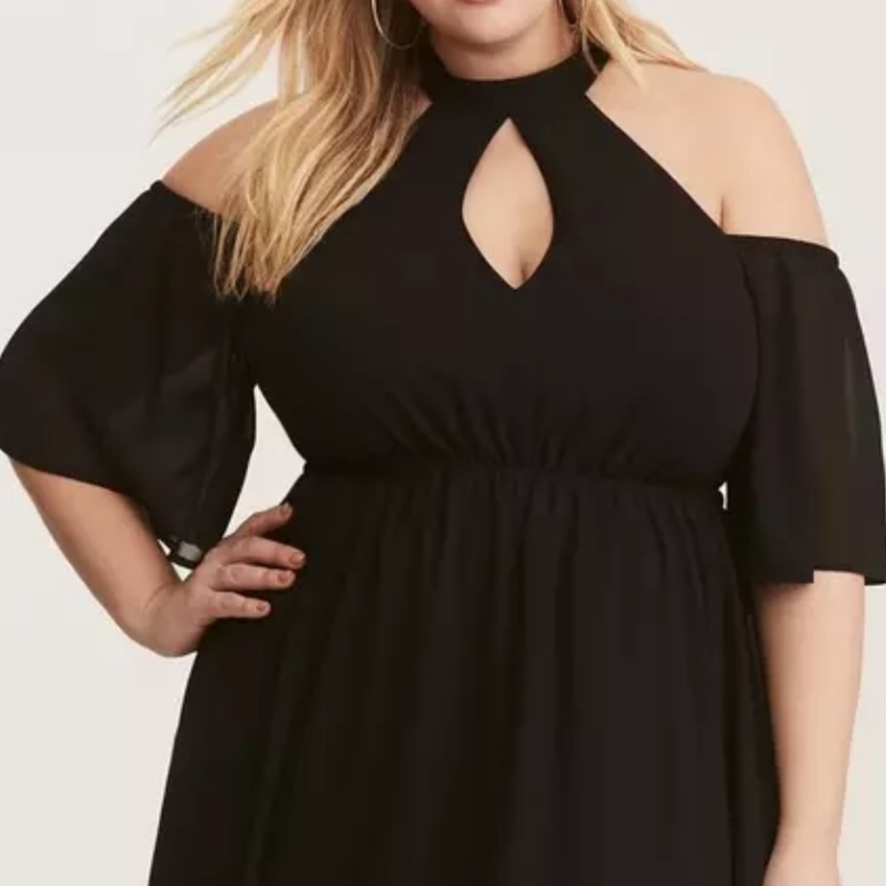 New....Torrid Black Cold Shoulder Skater Dress Size 0